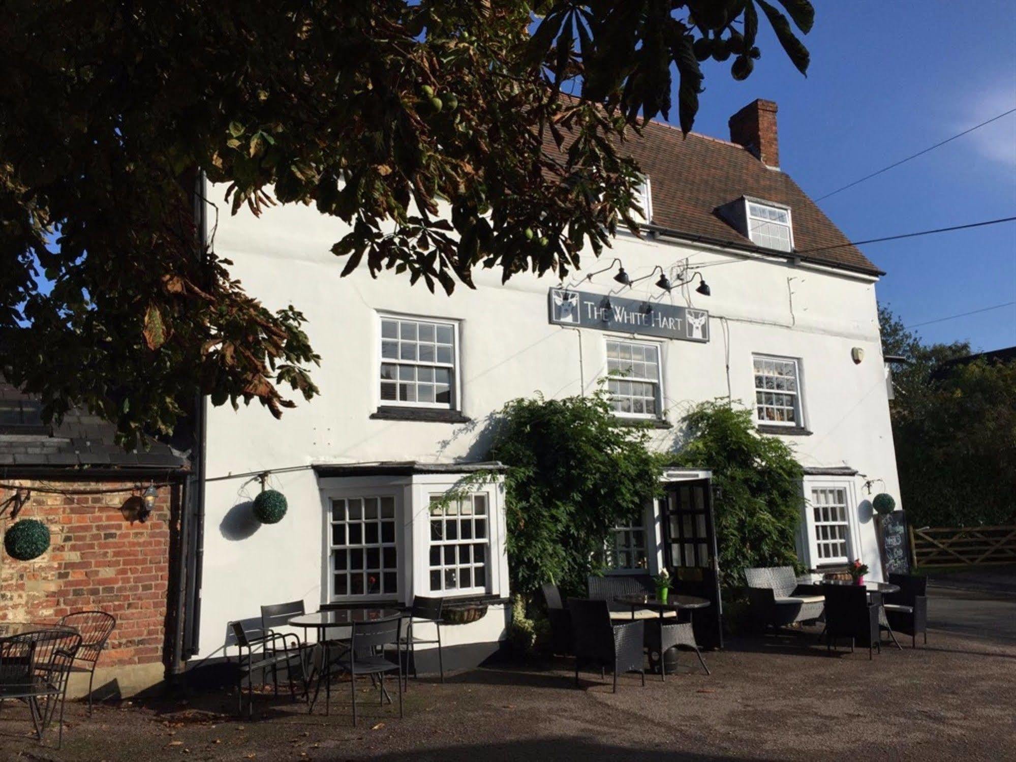 The White Hart Hotel Sherington Bagian luar foto