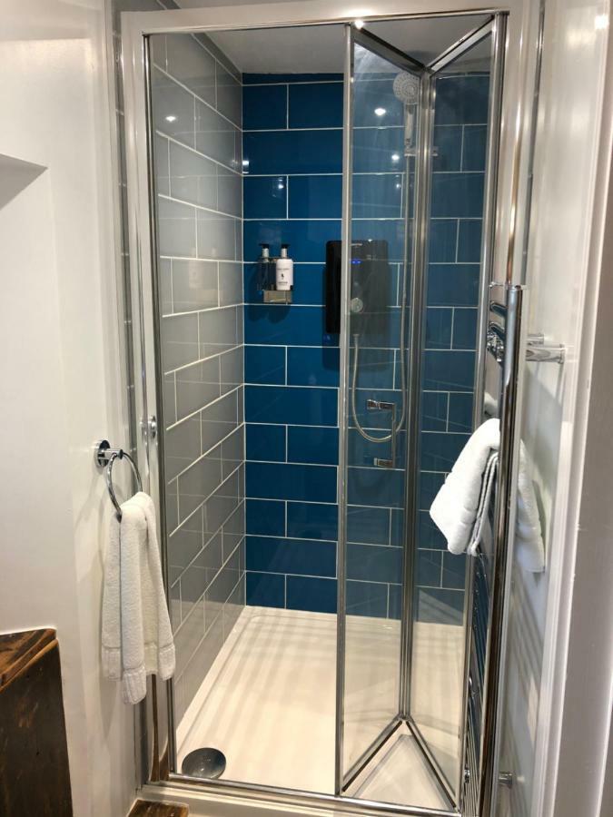 The White Hart Hotel Sherington Bagian luar foto
