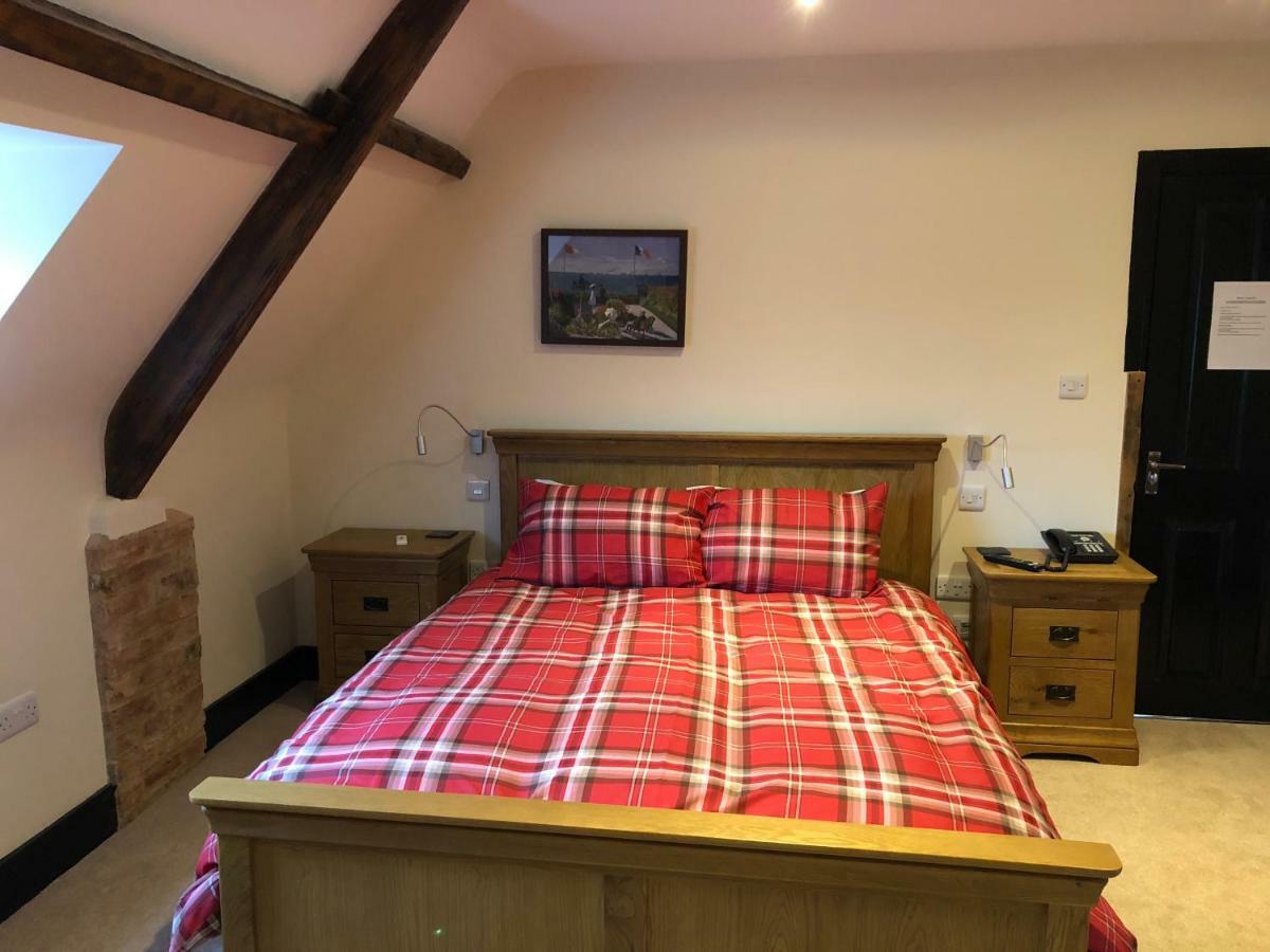 The White Hart Hotel Sherington Bagian luar foto