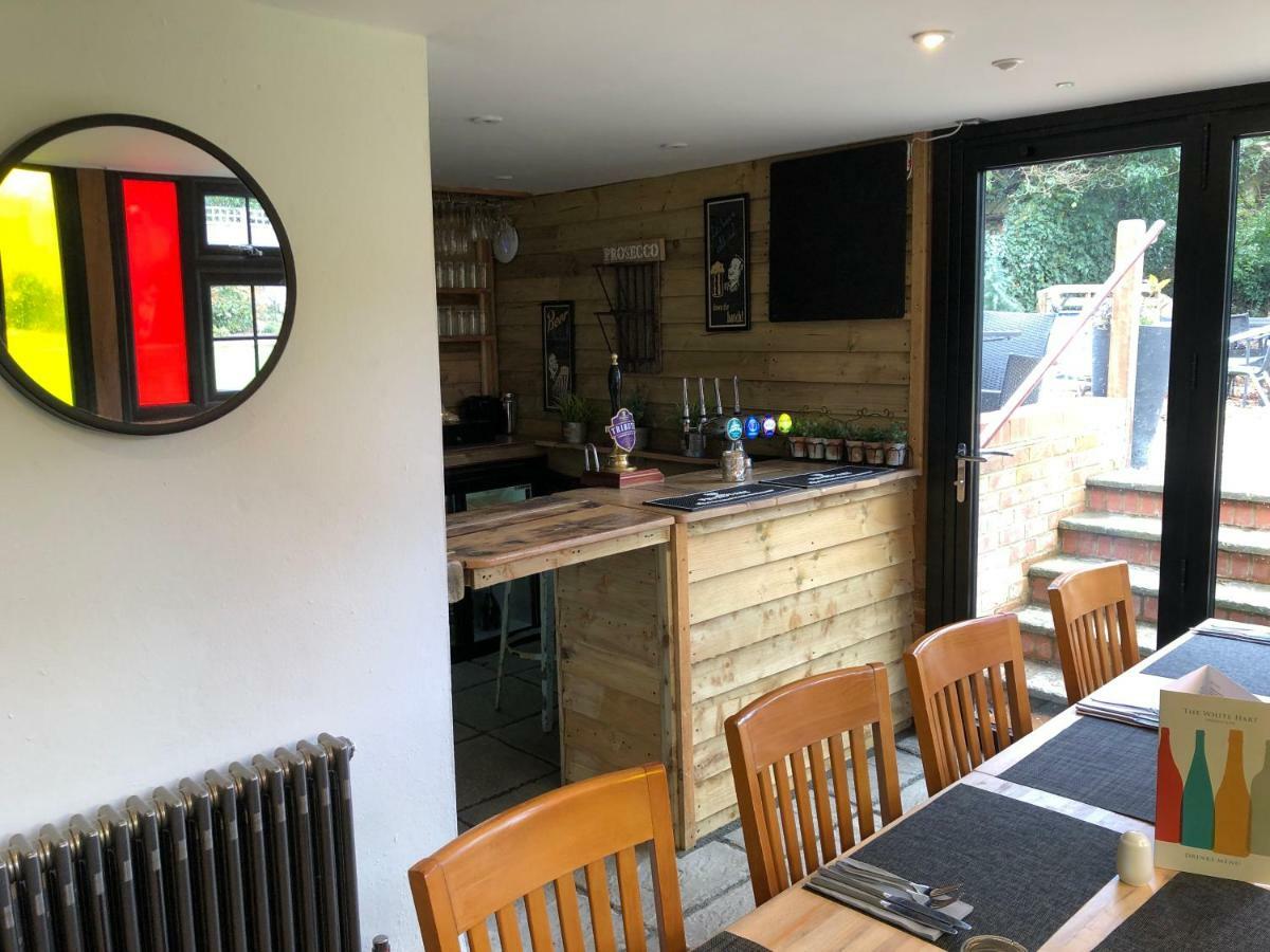 The White Hart Hotel Sherington Bagian luar foto