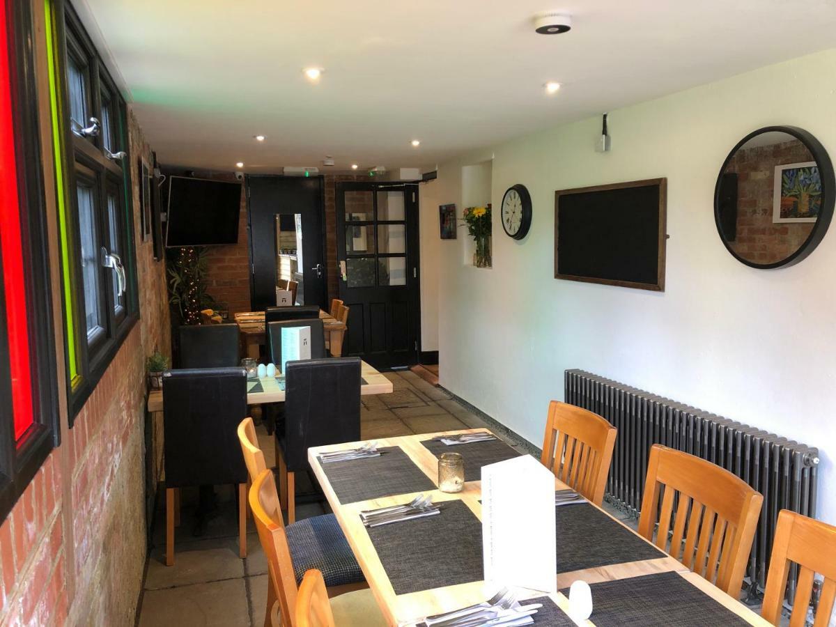 The White Hart Hotel Sherington Bagian luar foto